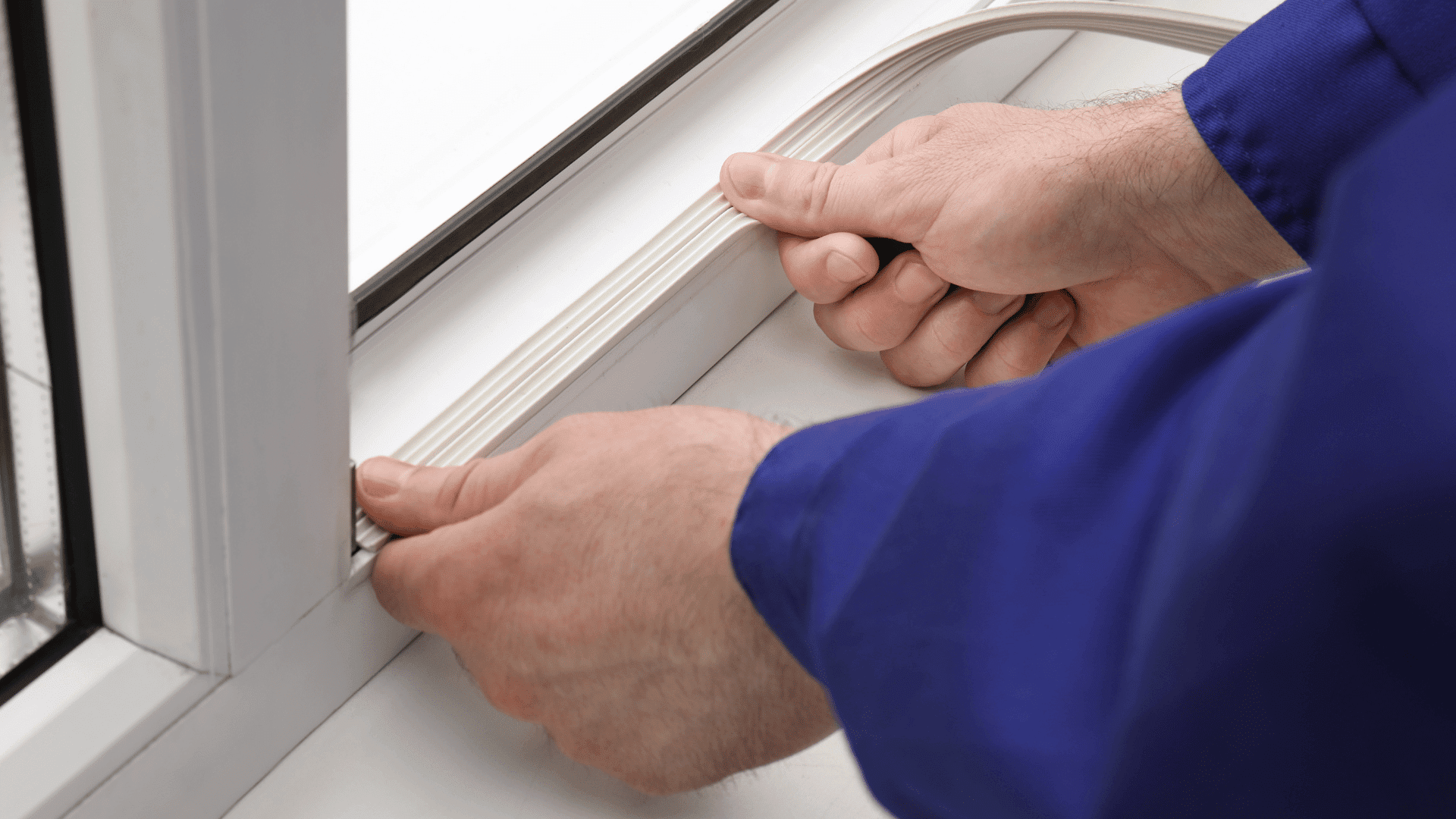 Draught-proofing window seal